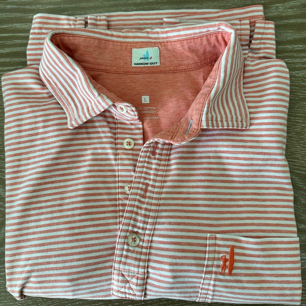 Johnnie-O hanging out polo
